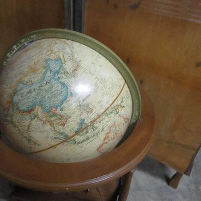 Lot 100 -Vintage Replogle Lighted Globe