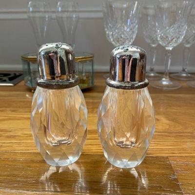 Crystal salt & pepper shakers set