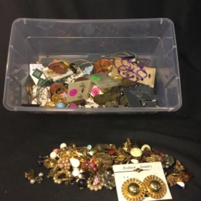 Assorted costume jewelry earrings, pierced and clip on lot 1513 does not include totes