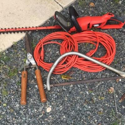 Lot # 152 Black and Decker Electric Hedge Trimmer Lot 