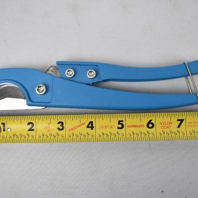Pipe Cutters, Blue. Inside measurement less than 1.5