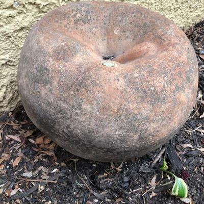 Terra Cotta Garden Apple 