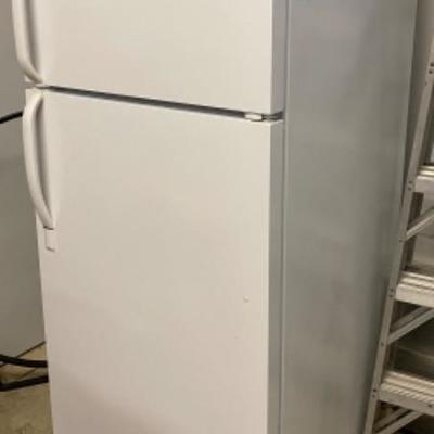 Lot # 225 Electrolux 16.5 cu. ft. Refrigerator 