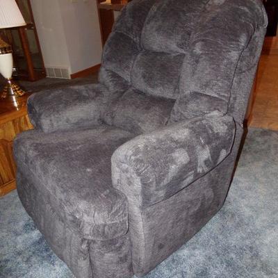 LOT 1  OVER-SIZED POWER RECLINER