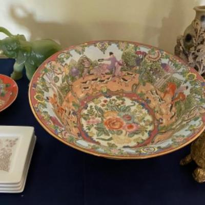 Lot # 240 Chinese Collectibles 