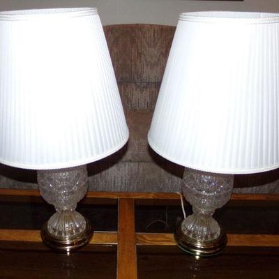 LOT 7  PAIR OF TABLE LAMPS