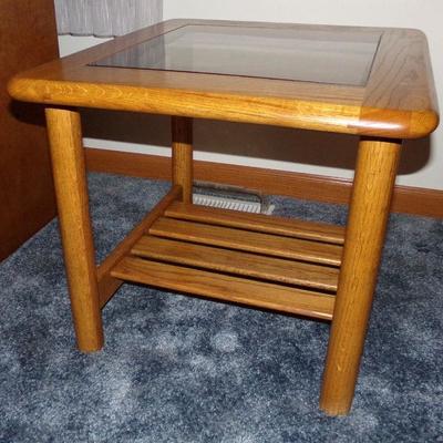 LOT 8  END TABLE