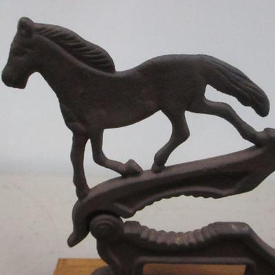Lot 109 - Vintage Cast Iron Horse Design Nutcracker 