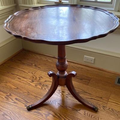 Lot # 9  Grand Rapids Duncan Phyfe Pie Crust Table 