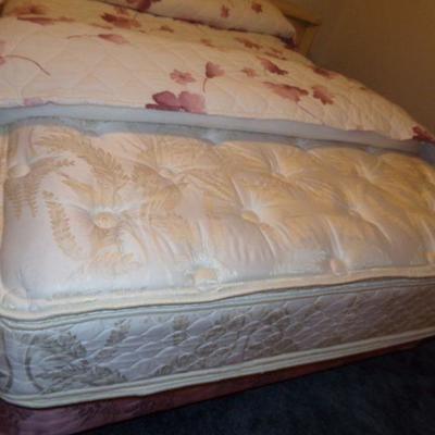 LOT 39  FULL SIZE BED