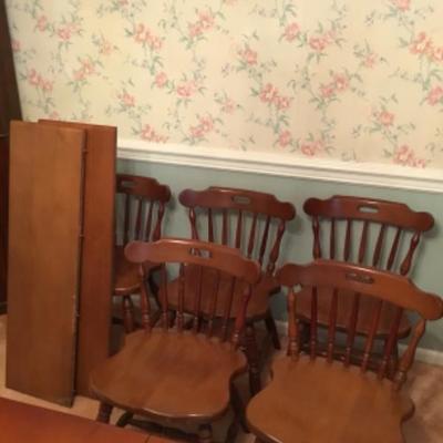 Solid Maple Wood Drop Leaf Table with 2 leaves and 6 chairs Lot 1664