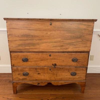 Lot # 20 Country Hepplewhite Blanket Chest 