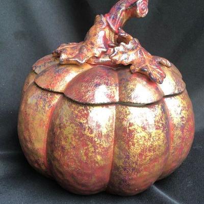 Large Fitz & Floyd Seasons Ceramic candle.
