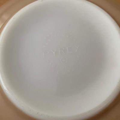 LOT 108 Vintage Pyrex mixing bowl