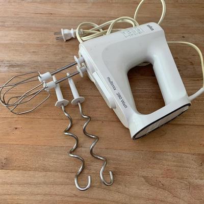 LOT 114 Braun hand mixer and Procter Silex chopper 
