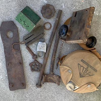 LOT 124 grouping antique hardware 