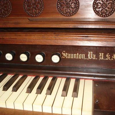 Antique working Pump Organ with stool  BEAUTIFUL!