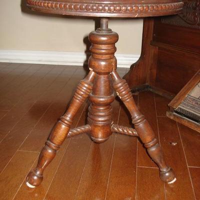 Antique working Pump Organ with stool  BEAUTIFUL!