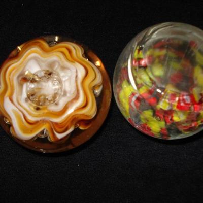 2 vintage paperweights one signed Joe St Clair