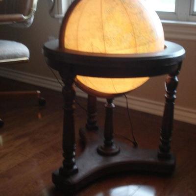 Vintage lighted World Globe Replogle 16" Floor Globe 