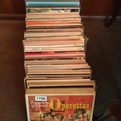 Large Lot of vinyl albums in sleeves (approx 125) Lot 1706
