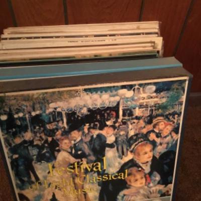 Large Lot of vinyl albums in sleeves (approx 125) Lot 1706