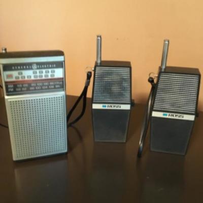 Walkie-talkies, radios -unknown working condition Lot 1768