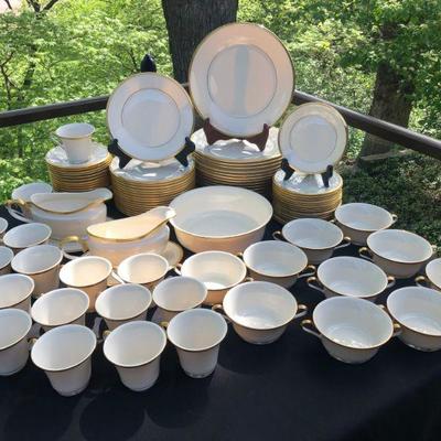 Lenox â€œEternalâ€ service for 12
