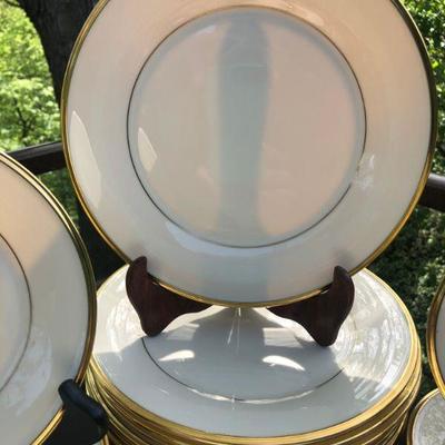 Lenox â€œEternalâ€ service for 12