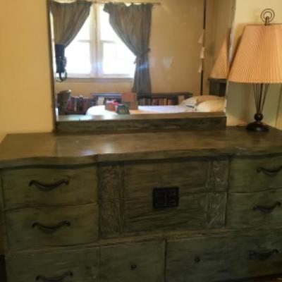 Painted wood dresser with Mirror Lot 1784