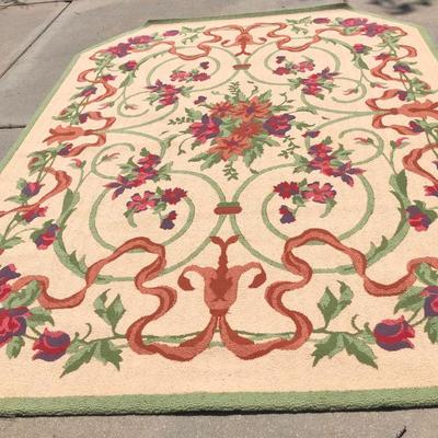 Davis & Davis 100% Wool Area Rug - clipped corners