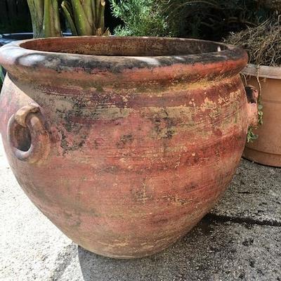 Large terra-Cotta pot 