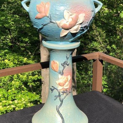 Roseville Magnolia Jardiniere & Base