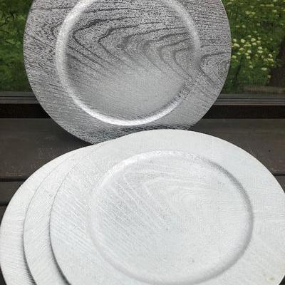 Set of 4 Wood Grain Silver Plastic Chargers.