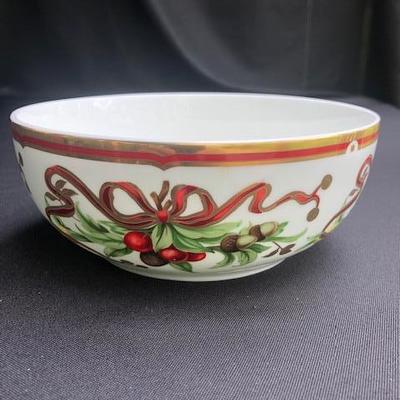 Tiffany & Co. Porcelain Tiffany Holiday Bowl. Garland Design.