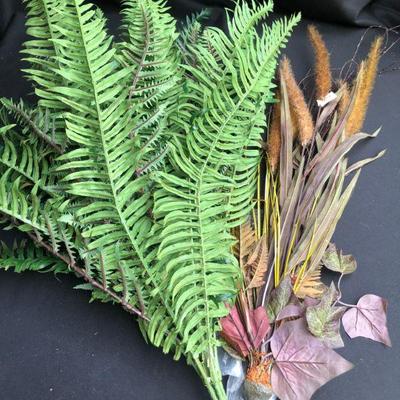 Faux Floral w/fern leaf