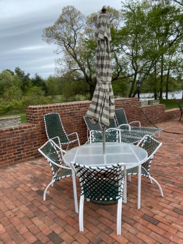 Lot 146 Vintage Brown Jordan Outdoor Aluminum Patio Set