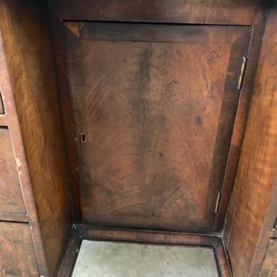 Lot # 152 Antique English Knee Hole Dresser