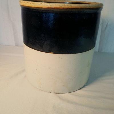 Macomb Two Gallon Crock with lid