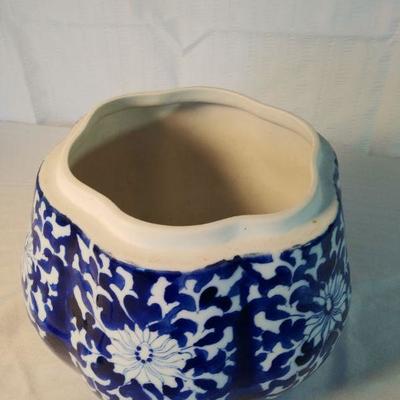 Porcelain blue and white melon jar