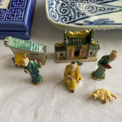 Lot # 167 Vintage Chinese Porcelain Lot 