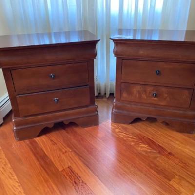 Lot # 184 Pair of Kincaid Two Drawer Nightstands 