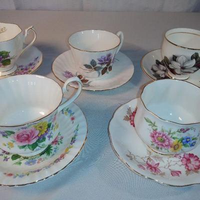 Lot of 5 Tea Cups