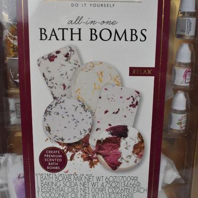 Creative You D.I.Y. Bath Bombs & Aromatherapy Kit- 34 Pieces, $15 Retail - New