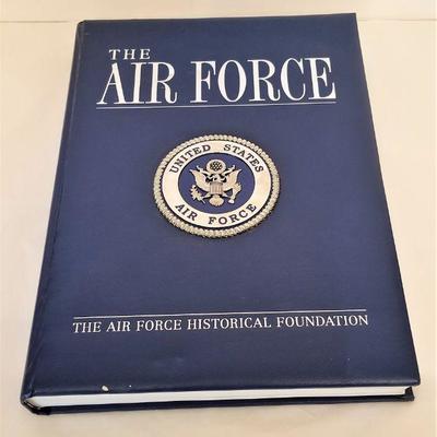 Lot #6  Coffee Table Book - The Air Force - 368 pp., lots of pictures - leatherette binding