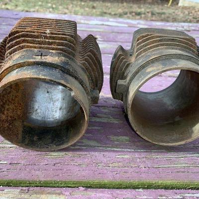 Assorted Vintage Corvair Auto Parts Cylinder Head 723+83 54