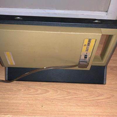 VINTAGE BURGESS SAFARI LITE 110V FLUORESCENT LANTERN - WORKING