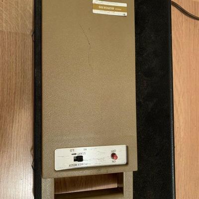 VINTAGE BURGESS SAFARI LITE 110V FLUORESCENT LANTERN - WORKING