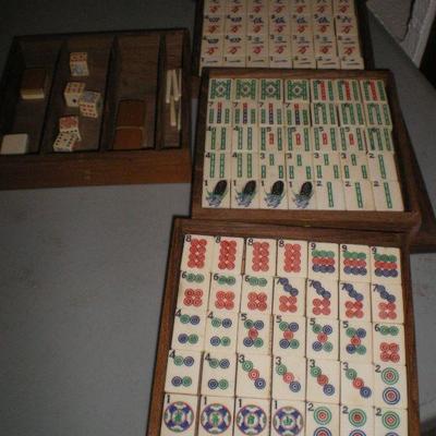 Vintage Mahjong in Wood Box