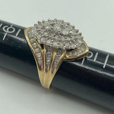 Fine jewelry, beautiful ladies cocktail ring, 10K gold, approx 2 ct. diamond tw, size 7